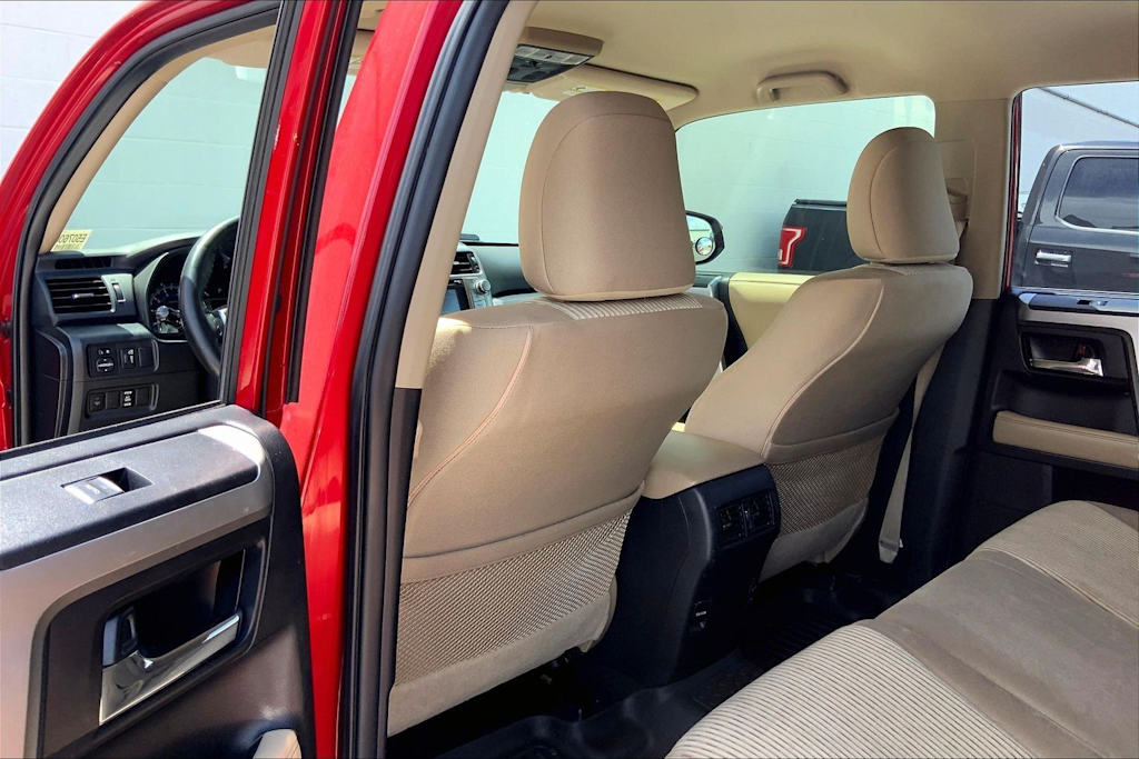 Thumbnail: 2014 Toyota 4Runner - 13