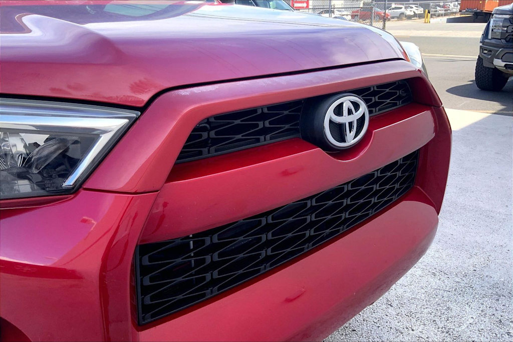 Thumbnail: 2014 Toyota 4Runner - 33