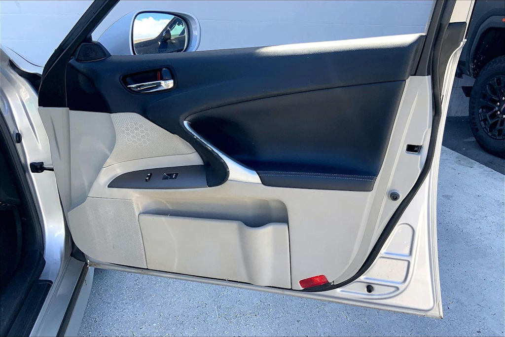 Thumbnail: 2010 Lexus IS - 28