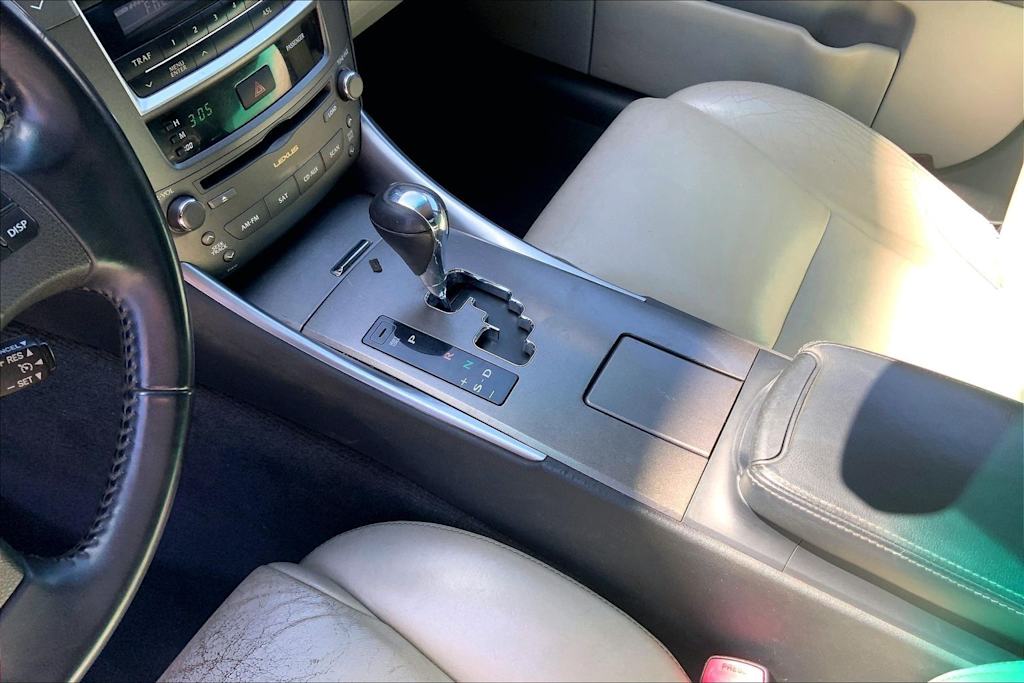 Thumbnail: 2010 Lexus IS - 16