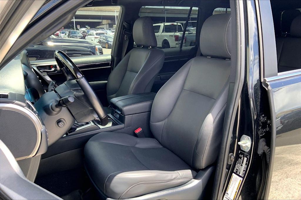 Thumbnail: 2022 Lexus GX - 10