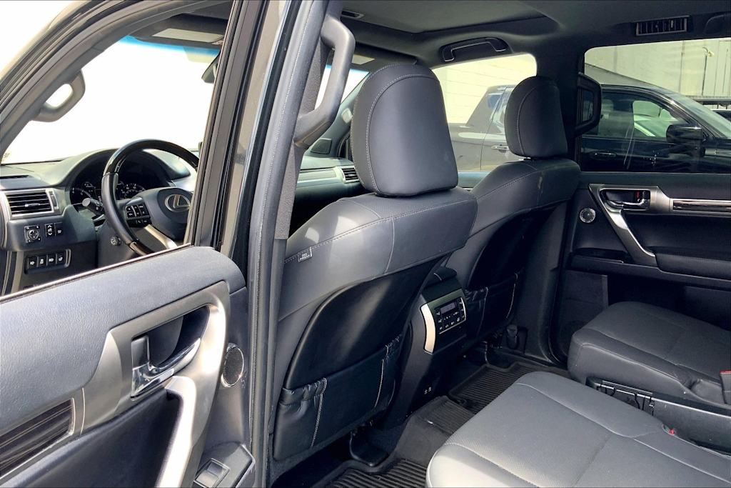 Thumbnail: 2022 Lexus GX - 22