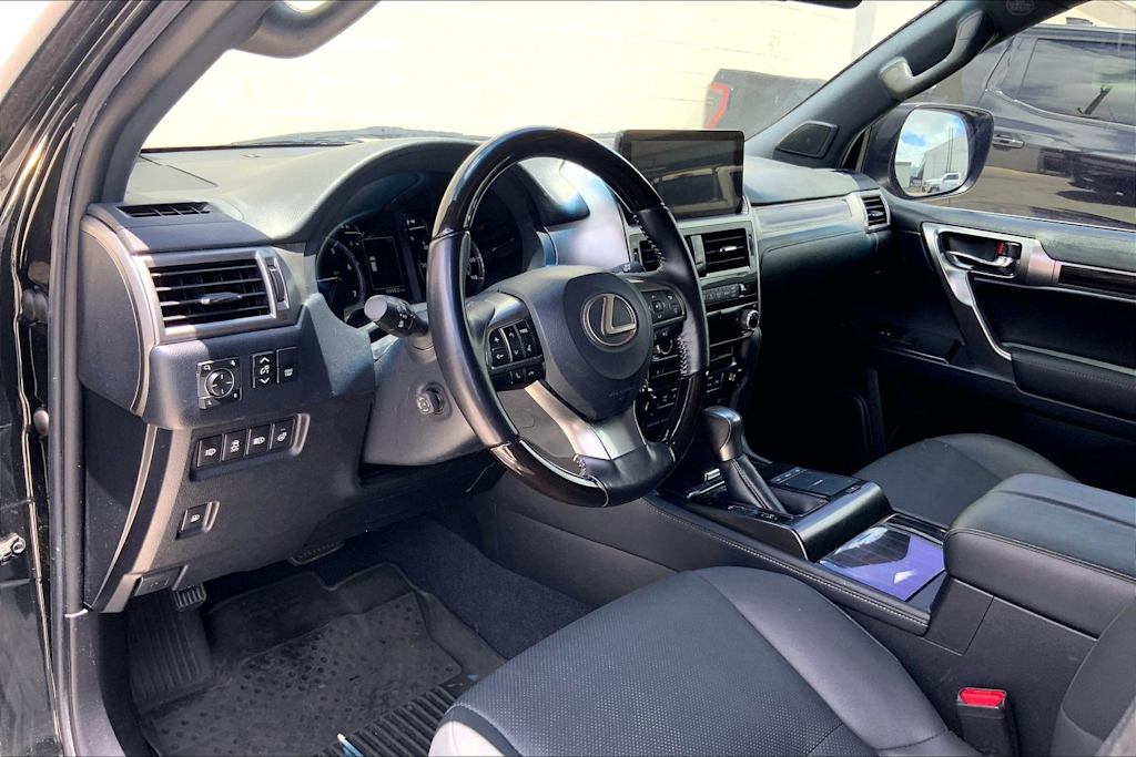 Thumbnail: 2022 Lexus GX - 2