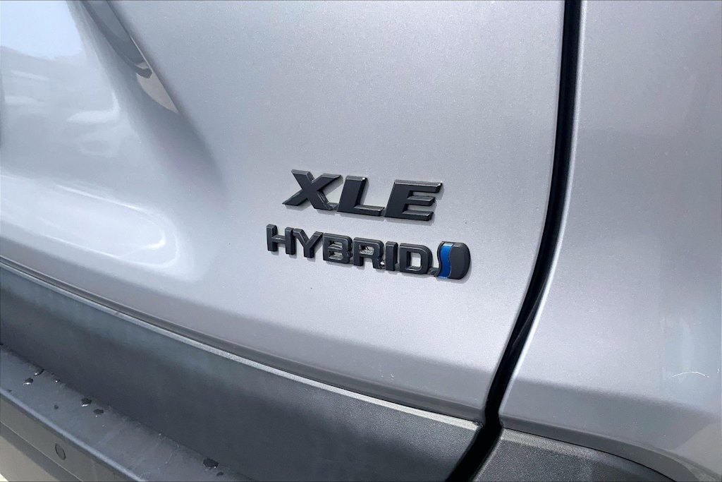 Thumbnail: 2021 Toyota RAV4 - 7