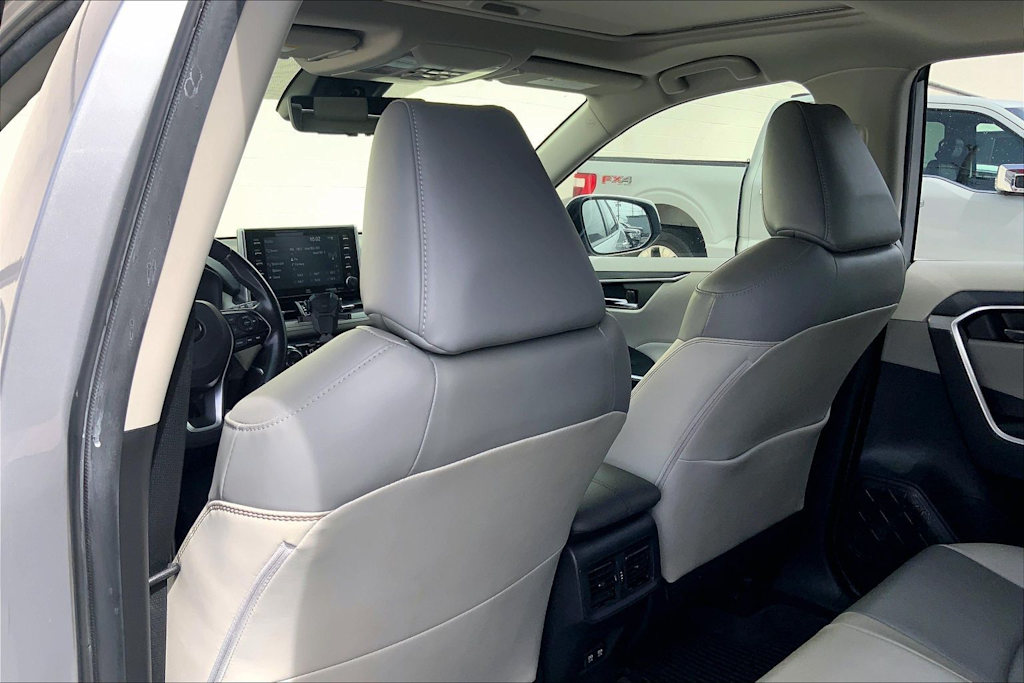 Thumbnail: 2021 Toyota RAV4 - 13
