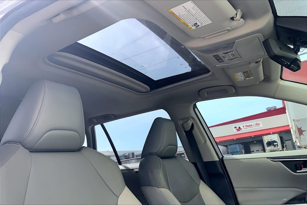 Thumbnail: 2021 Toyota RAV4 - 31