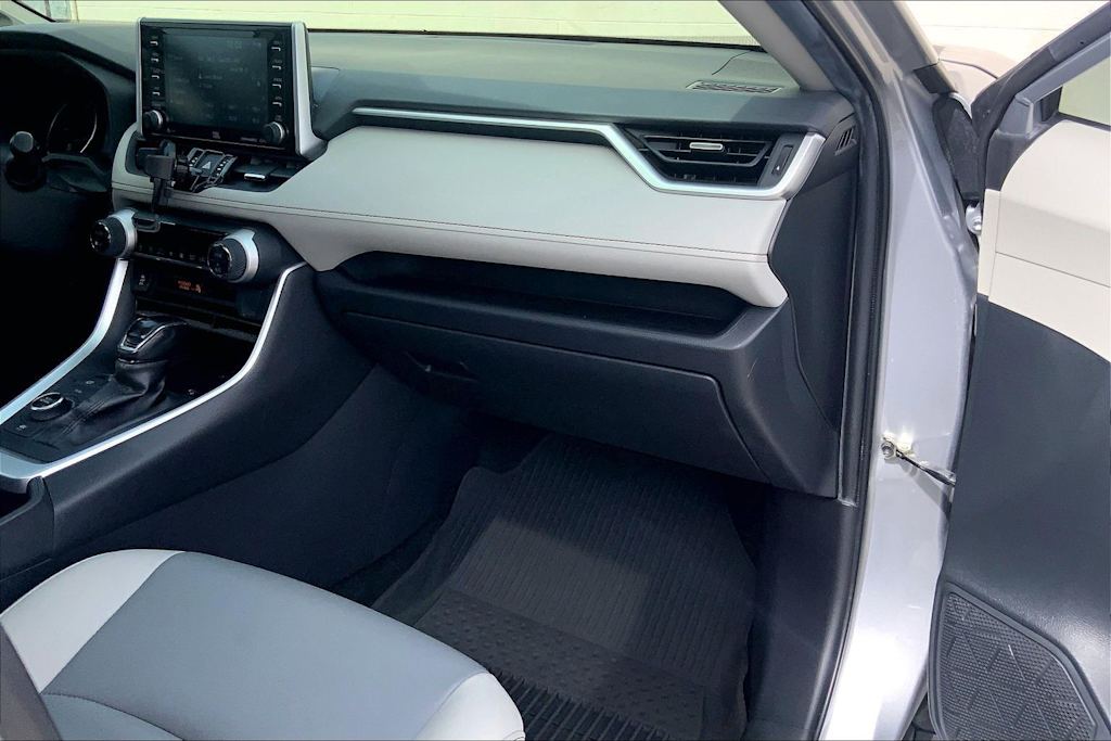 Thumbnail: 2021 Toyota RAV4 - 25