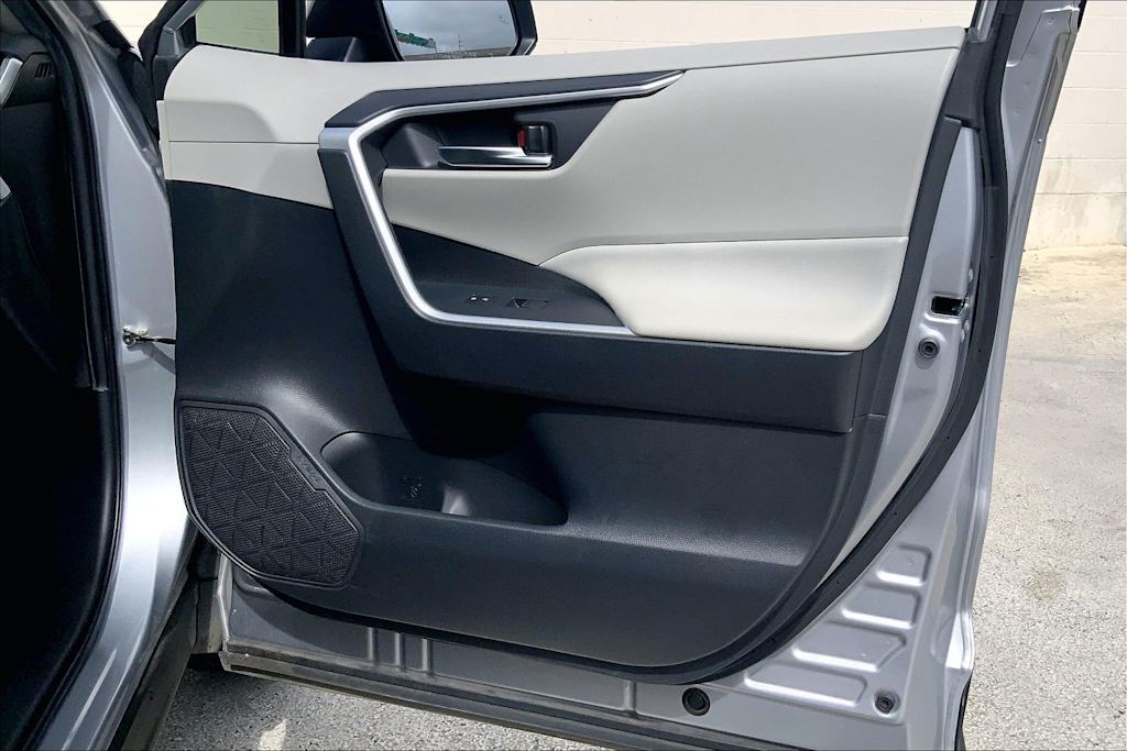 Thumbnail: 2021 Toyota RAV4 - 29