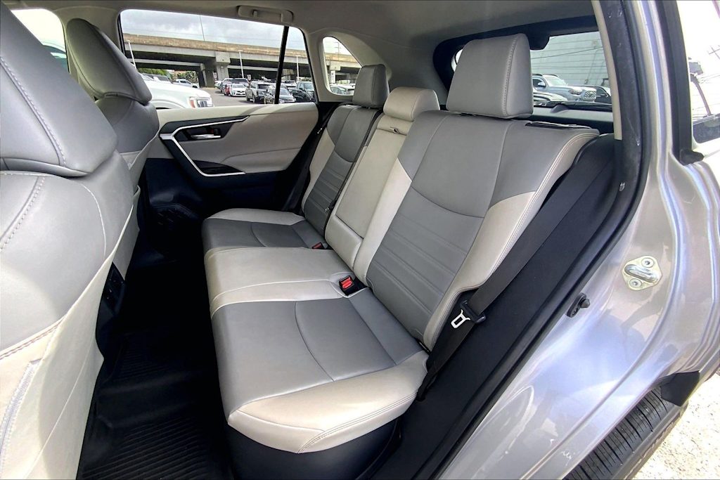 Thumbnail: 2021 Toyota RAV4 - 30
