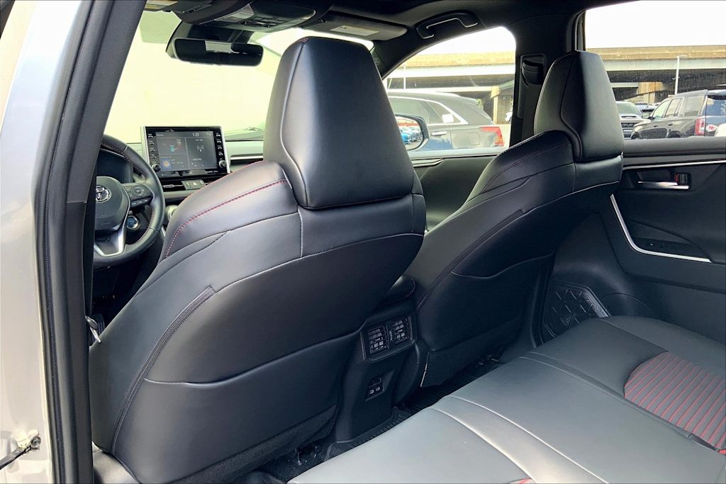 Thumbnail: 2022 Toyota RAV4 - 13