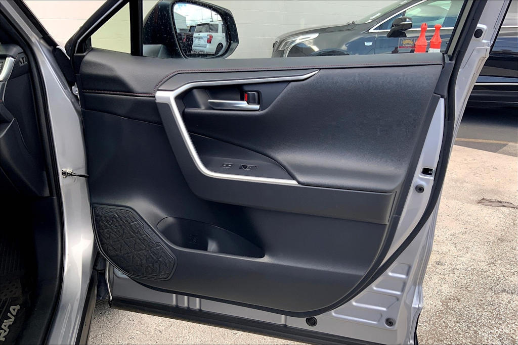 Thumbnail: 2022 Toyota RAV4 - 28