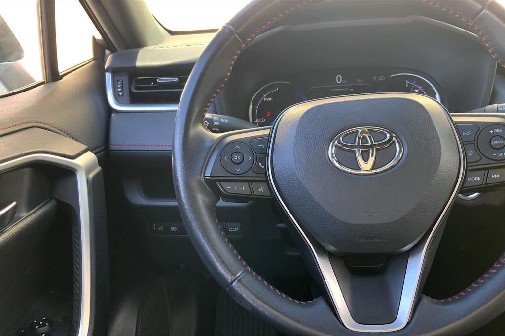 Thumbnail: 2022 Toyota RAV4 - 25