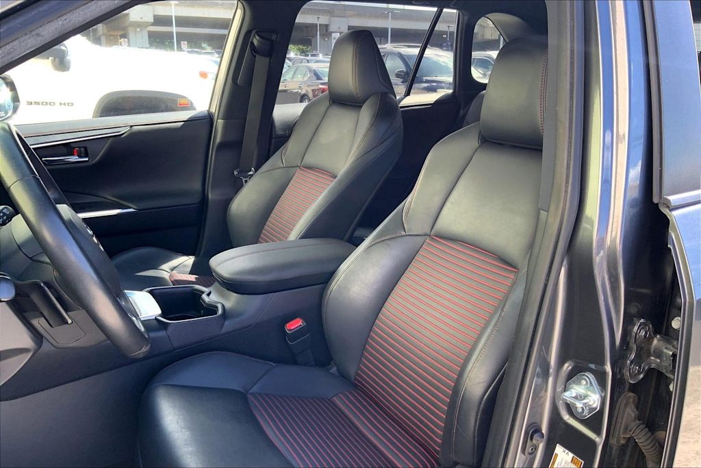 Thumbnail: 2022 Toyota RAV4 - 11