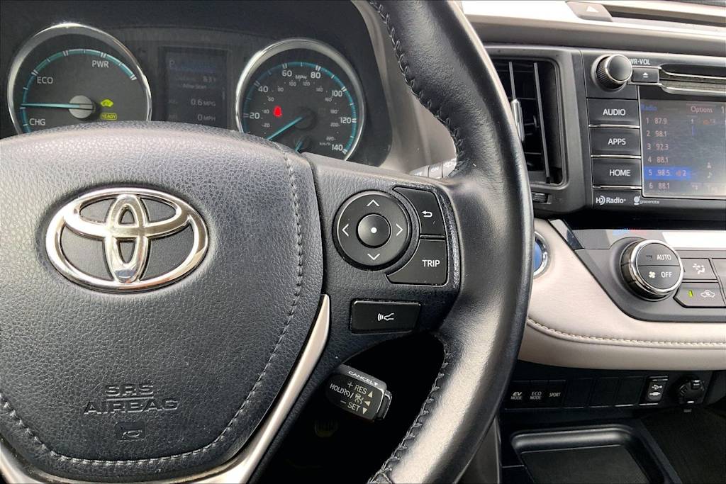 Thumbnail: 2017 Toyota RAV4 - 26