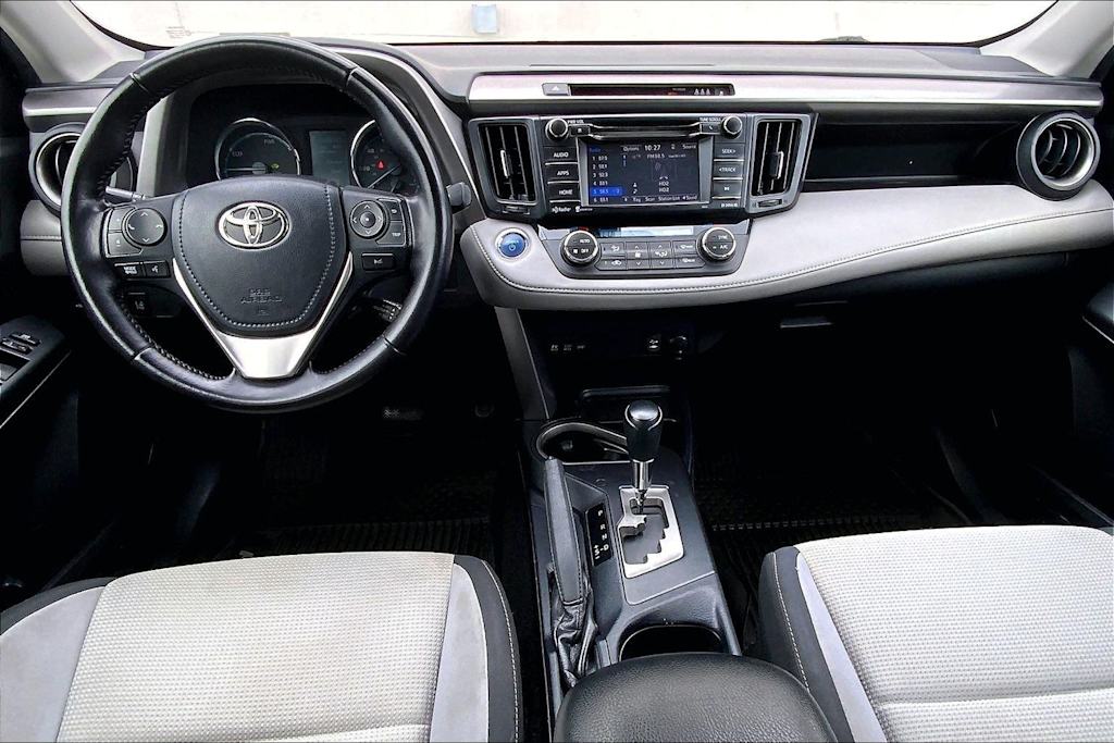Thumbnail: 2017 Toyota RAV4 - 10