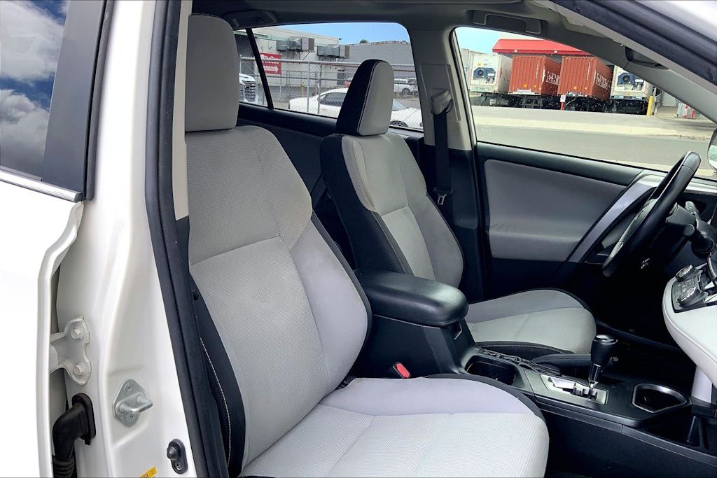 Thumbnail: 2017 Toyota RAV4 - 22