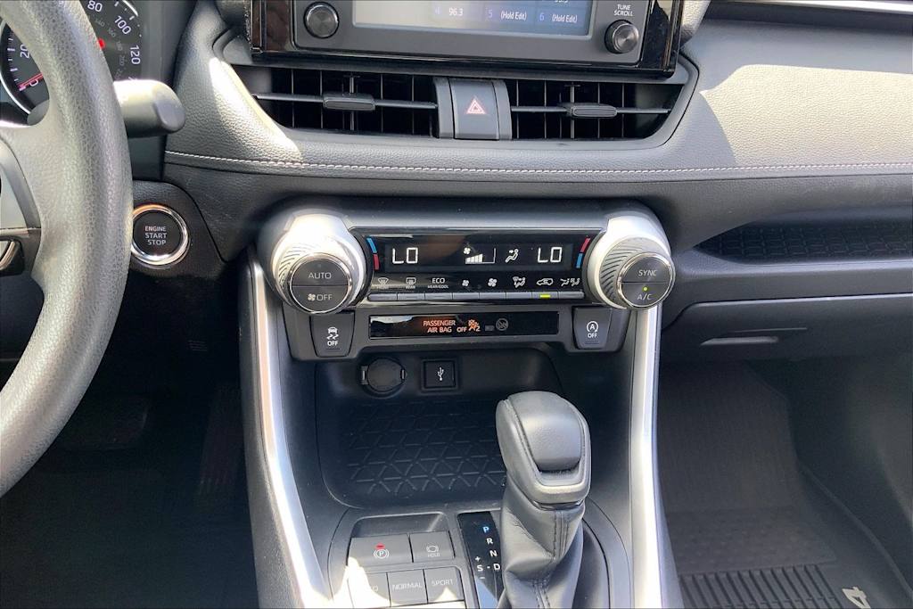 Thumbnail: 2020 Toyota RAV4 - 34