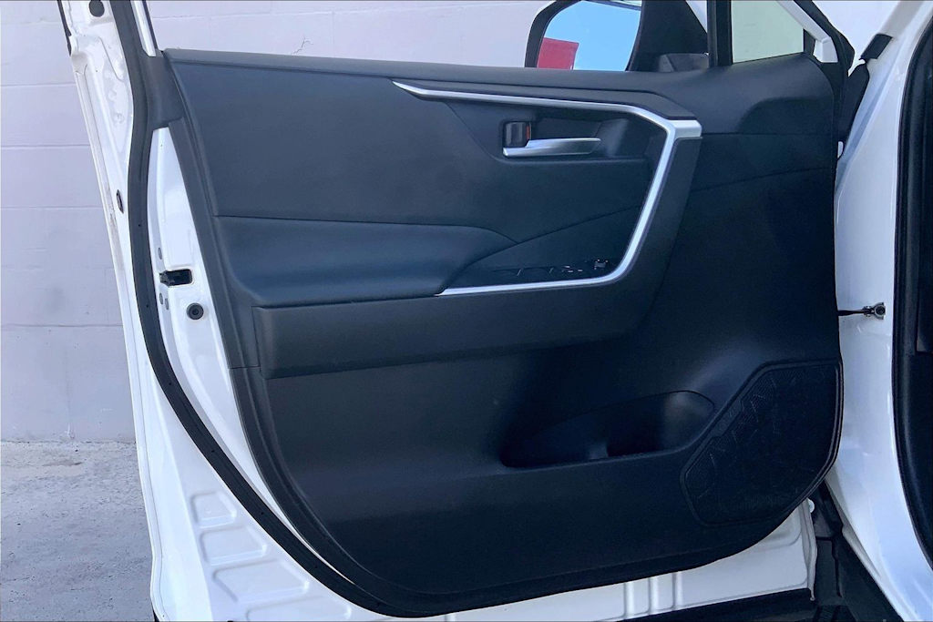 Thumbnail: 2020 Toyota RAV4 - 27