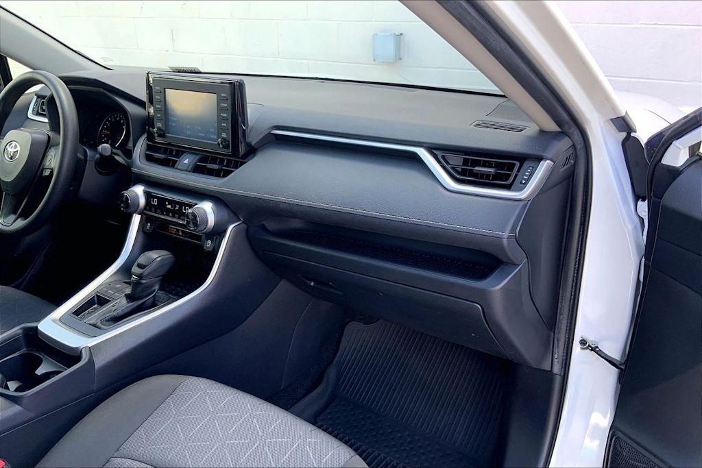 Thumbnail: 2020 Toyota RAV4 - 24