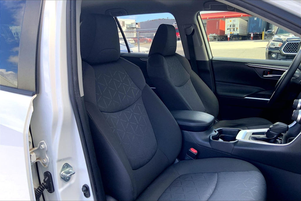 Thumbnail: 2020 Toyota RAV4 - 12