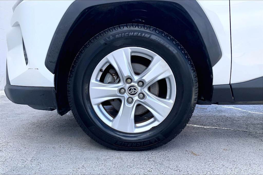 Thumbnail: 2020 Toyota RAV4 - 8