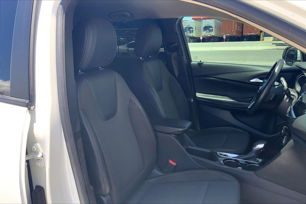 Thumbnail: 2022 Buick Encore GX - 22