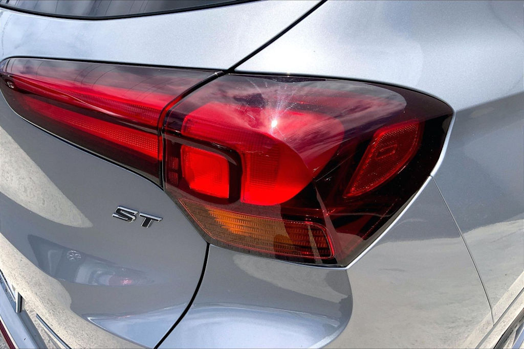 Thumbnail: 2023 Buick Encore GX - 32