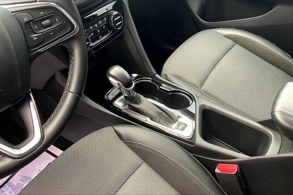 Thumbnail: 2022 Buick Encore GX - 17