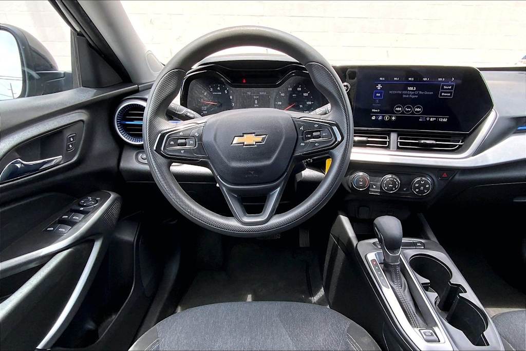Thumbnail: 2024 Chevrolet Trax - 14