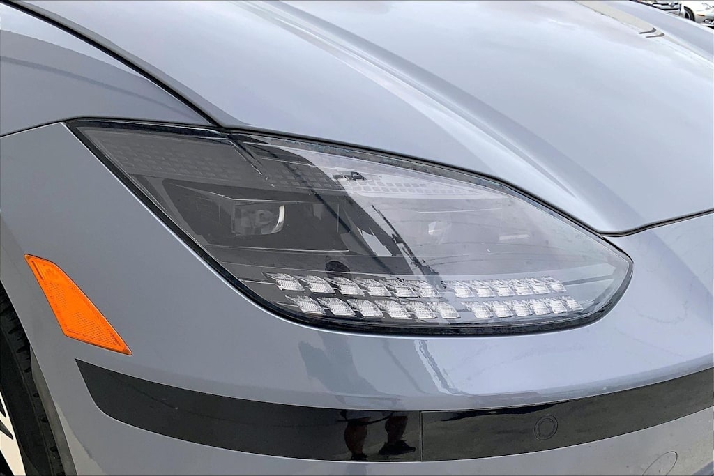 Thumbnail: 2023 Hyundai Ioniq 6 - 30