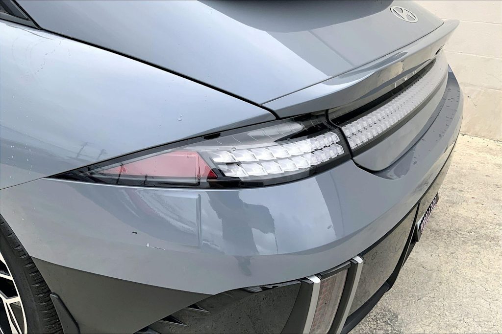 Thumbnail: 2023 Hyundai Ioniq 6 - 31