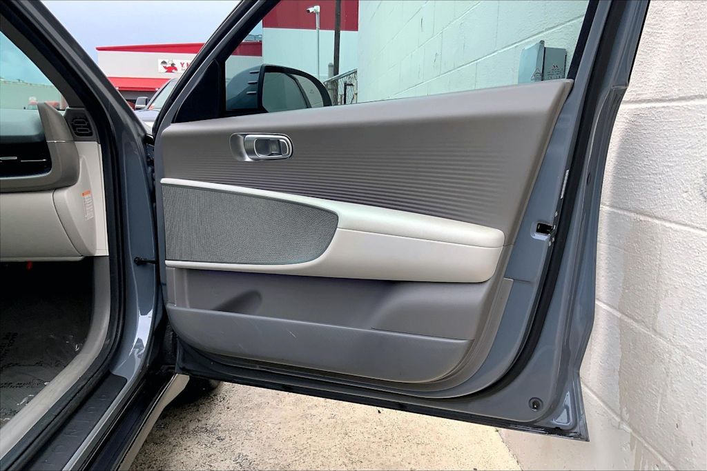 Thumbnail: 2023 Hyundai Ioniq 6 - 27