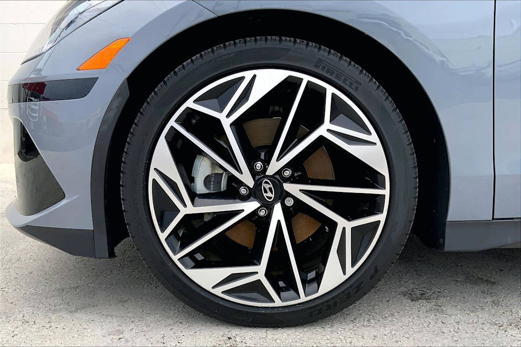 Thumbnail: 2023 Hyundai Ioniq 6 - 7