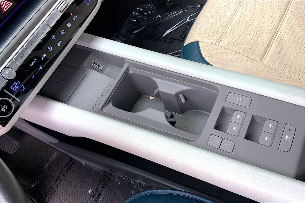 Thumbnail: 2023 Hyundai Ioniq 6 - 20