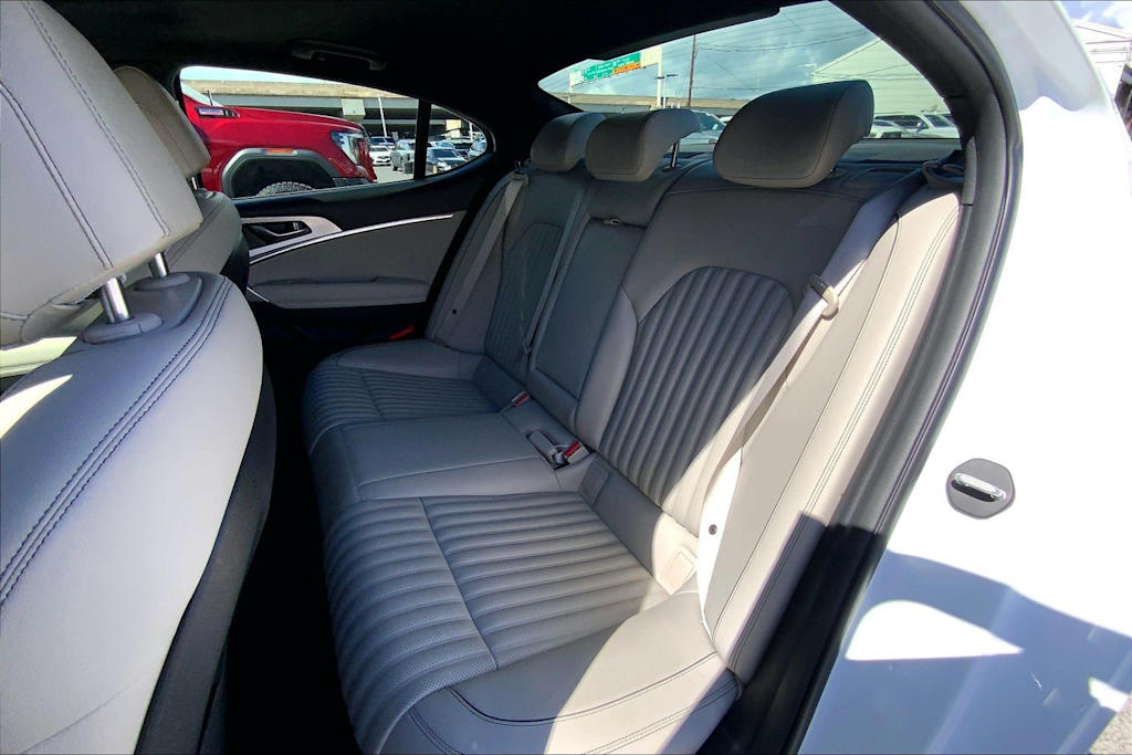 Thumbnail: 2022 Genesis G70 - 11