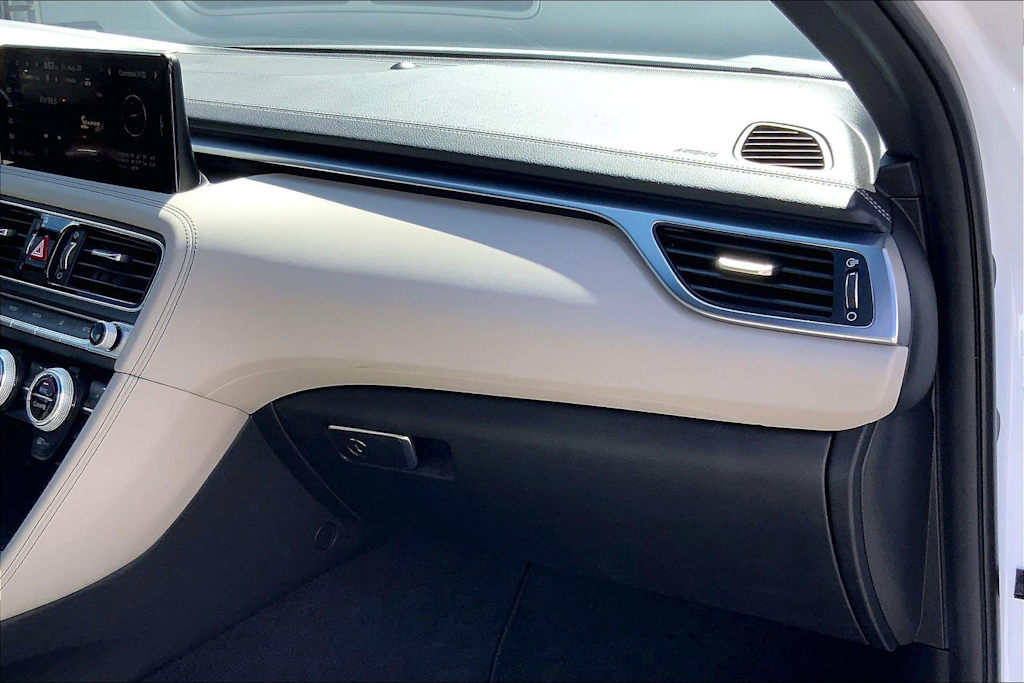 Thumbnail: 2022 Genesis G70 - 24
