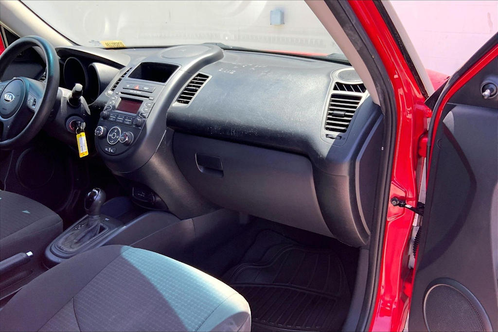 Thumbnail: 2013 Kia Soul - 25