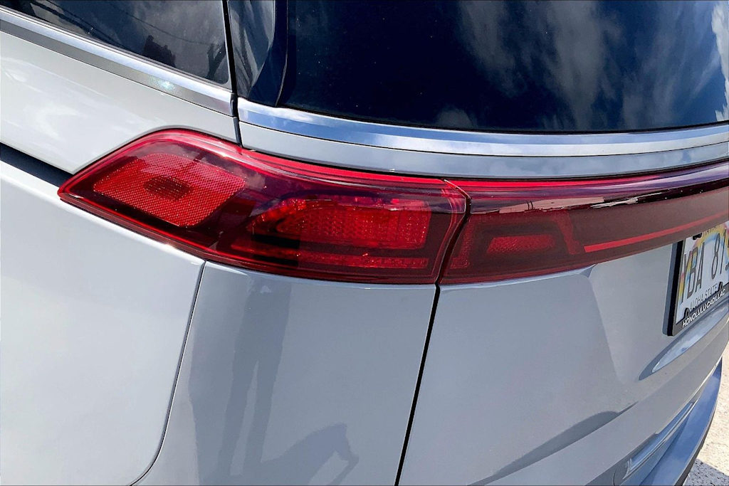 Thumbnail: 2024 Kia Carnival - 32