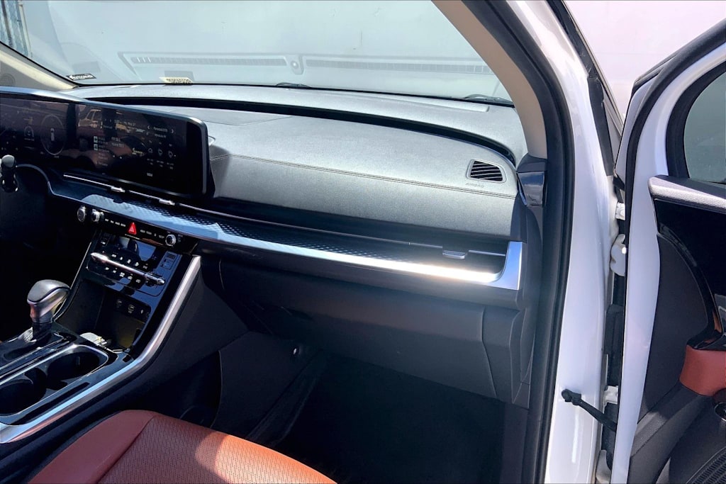 Thumbnail: 2024 Kia Carnival - 25