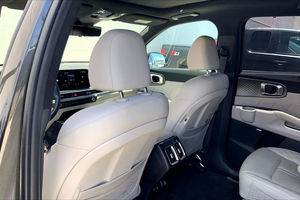 Thumbnail: 2025 Kia Sorento - 13