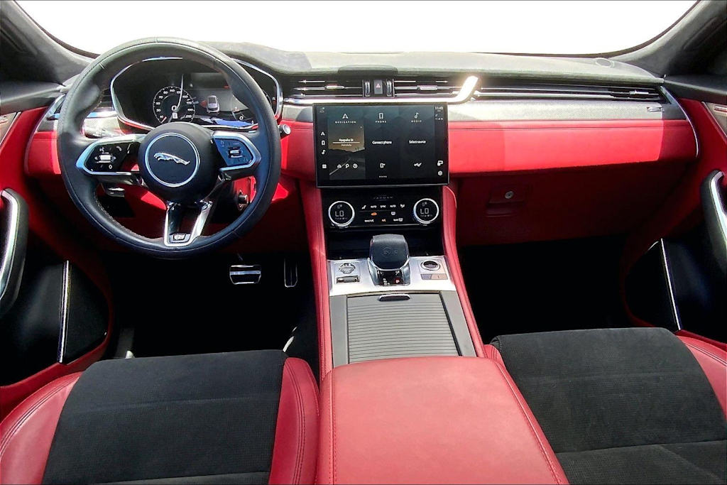 Thumbnail: 2023 Jaguar F-Pace - 10