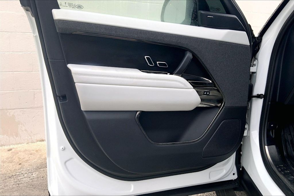 Thumbnail: 2023 Land Rover Range Rover Sport - 25