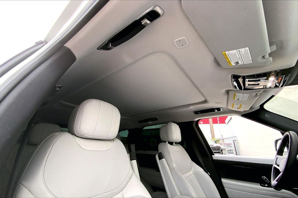 Thumbnail: 2023 Land Rover Range Rover Sport - 28