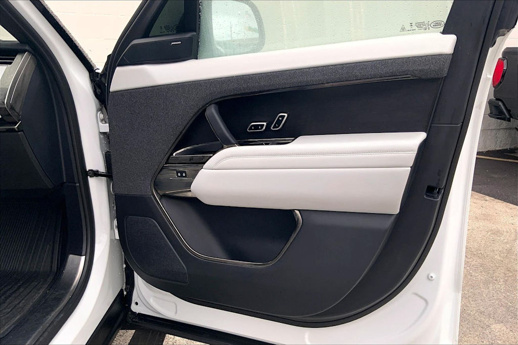 Thumbnail: 2023 Land Rover Range Rover Sport - 26