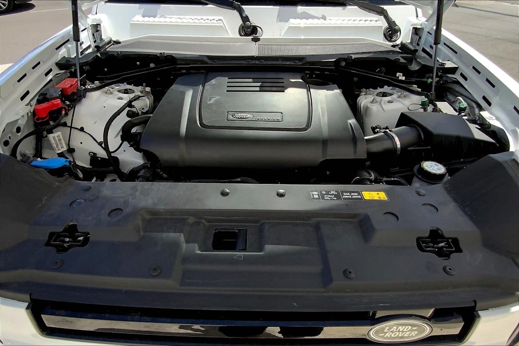 Thumbnail: 2025 Land Rover Defender - 8