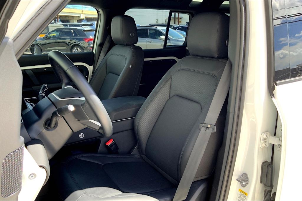 Thumbnail: 2025 Land Rover Defender - 10