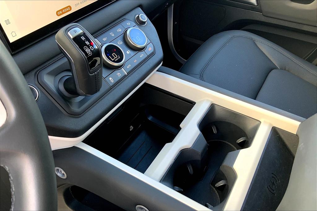 Thumbnail: 2025 Land Rover Defender - 15