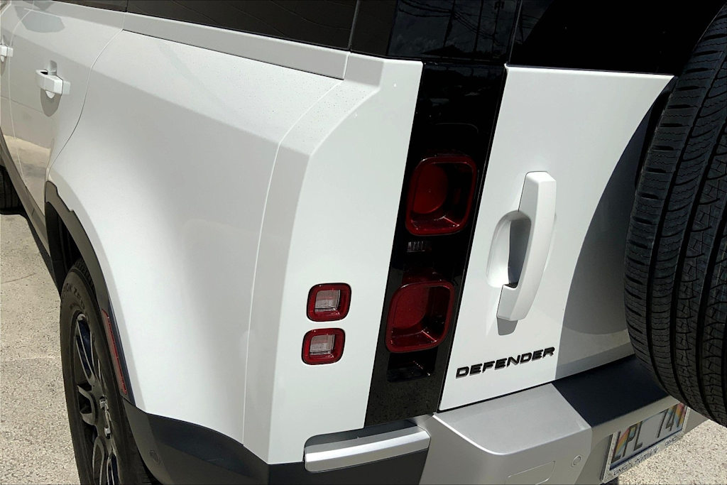 Thumbnail: 2025 Land Rover Defender - 32
