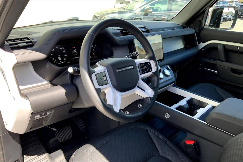 Thumbnail: 2025 Land Rover Defender - 2