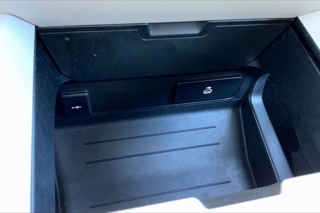 Thumbnail: 2025 Land Rover Defender - 34